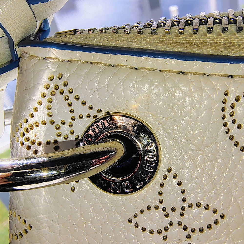 Louis Vuitton Cream With Blue Detailing Monogram Shoulder Bag - Picture 7 of 11